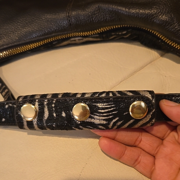 Sharif Black Bag & Gold Hardware  ✨️⭐️ PRE OWNED  ⭐️ ✨️ - Picture 10 of 11